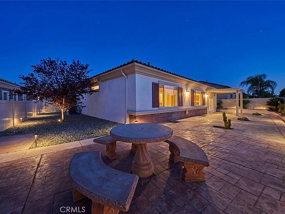 4th image of 987 Avenal Way