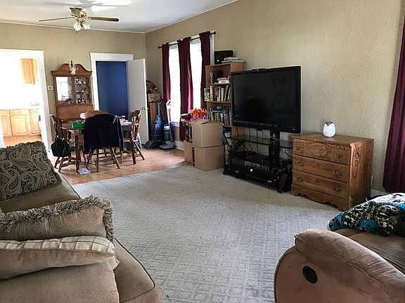 5th image of 1101 E Hickory St