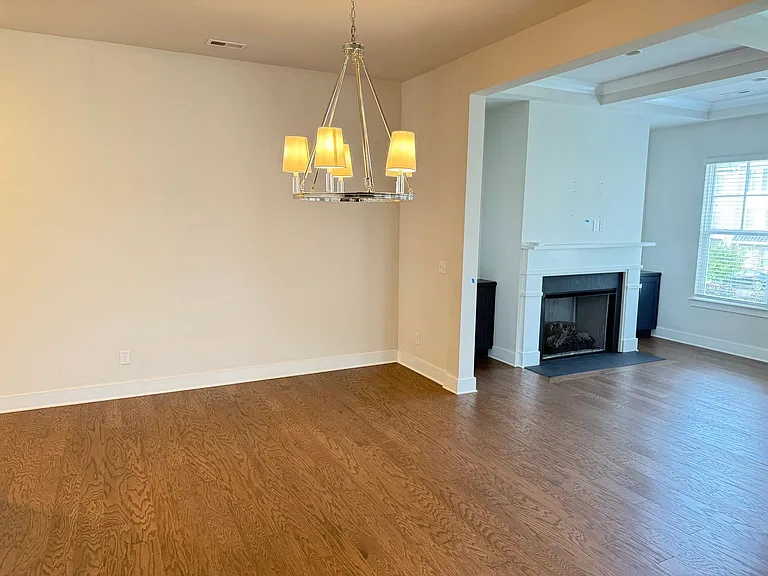 412 Hyco Ct — Photo 6