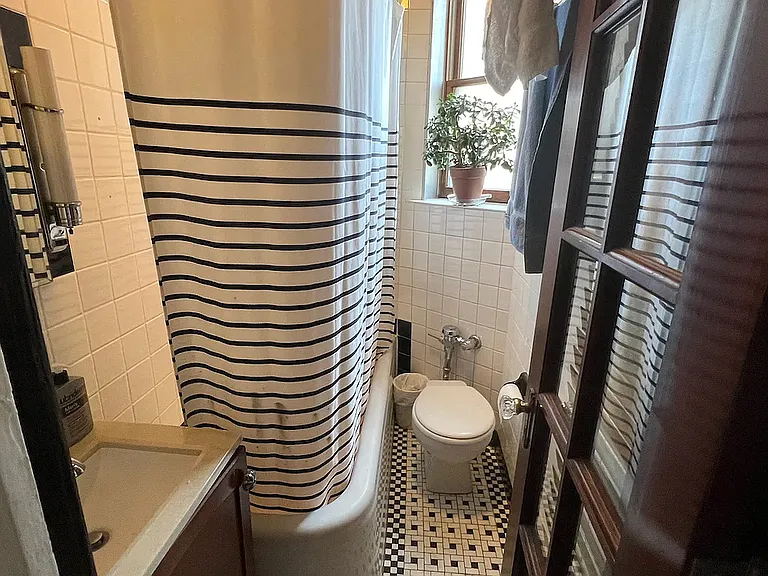 115 Thompson St #3A — Photo 13