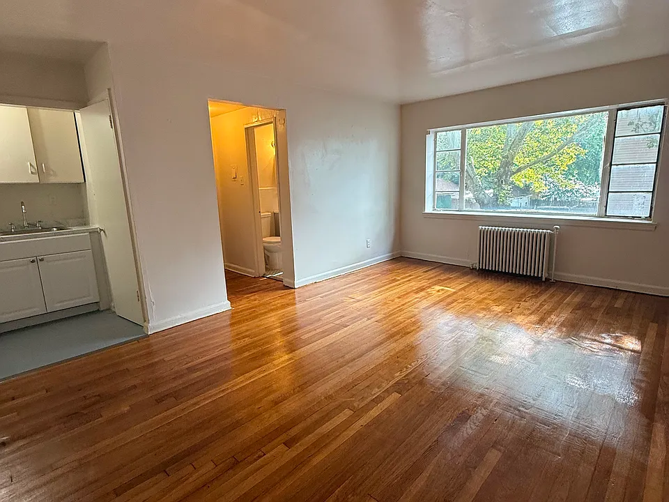716 Sanford Ave #2C