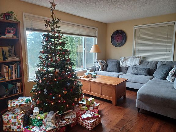 3rd image of 17000 Viking Way NW