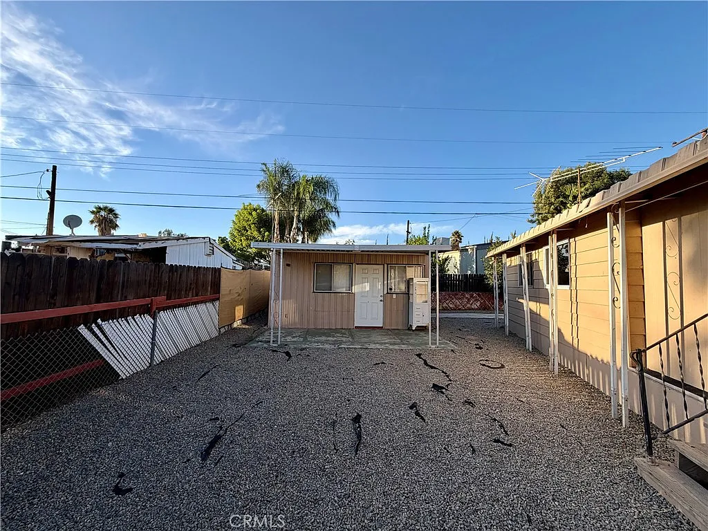 2 bed, 1296 sqft, $1,950 — Photo 2