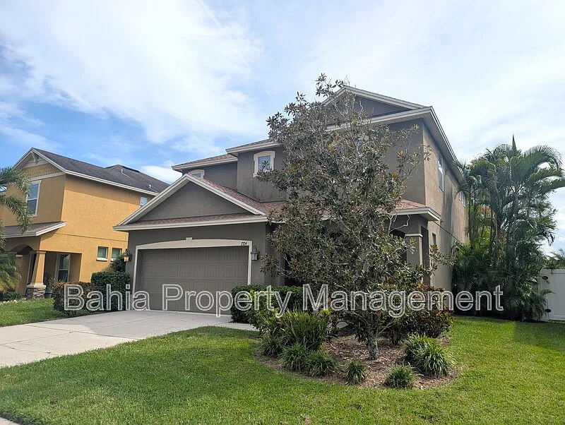 4 bed, 2.5 bath, 2242 sqft, $3,499 — Photo 3