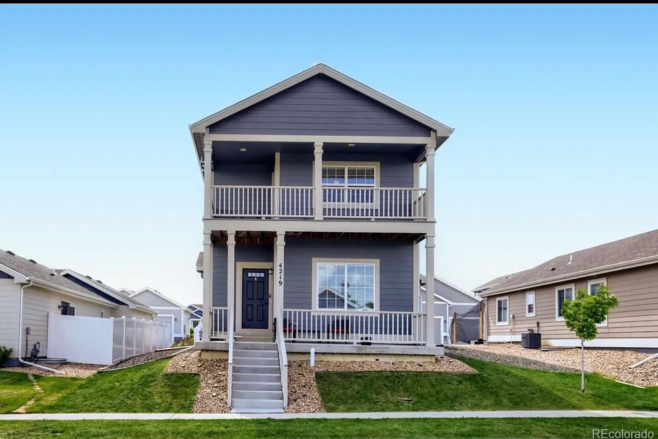 5 bed, 3.5 bath, 2160 sqft, $2,850 — Photo 1