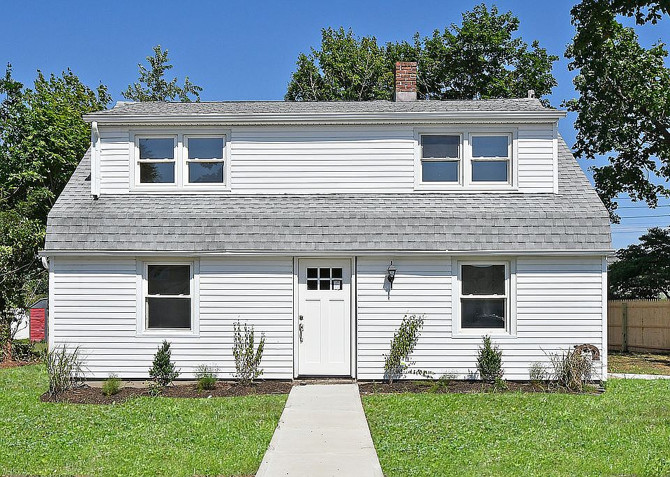 1st image of 20 Andrew Ln