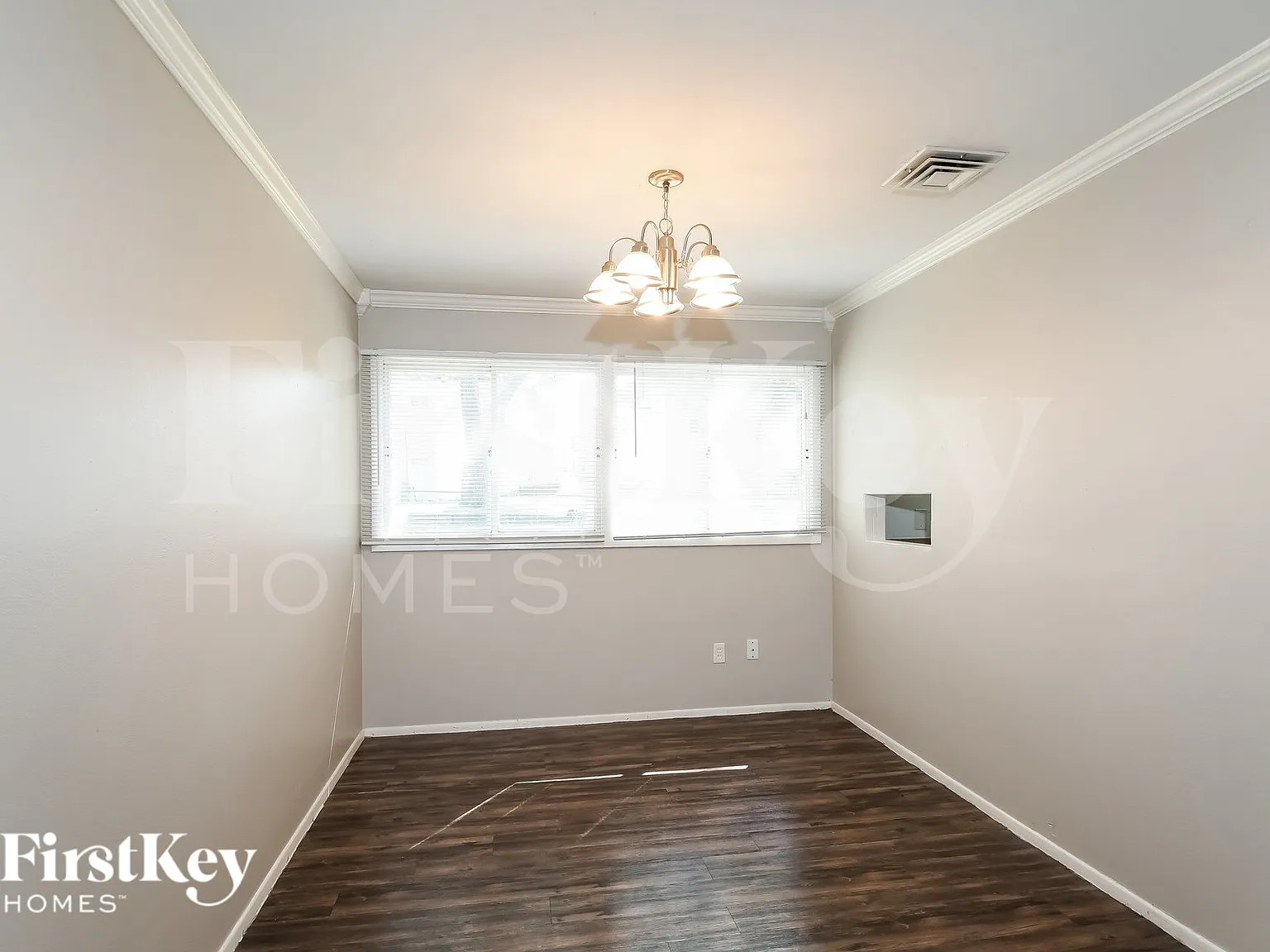 3 bed, 2.0 bath, 1620 sqft, $1,905 — Photo 4