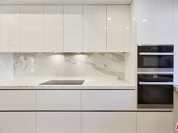 4th image of 2112 Century Park E #305