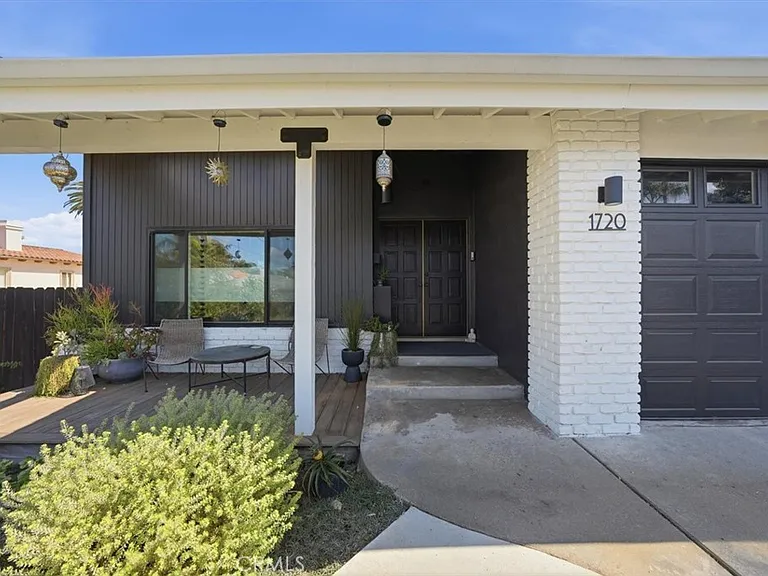 1720 Voorhees Ave — Photo 1