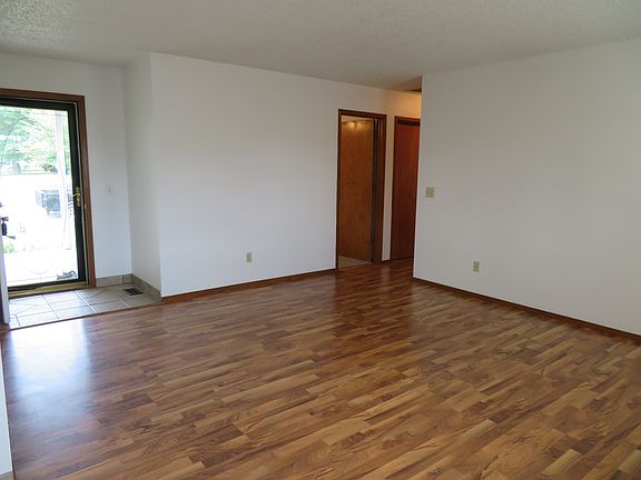 BEAUTIFUL WOOD FLOORS!
 
