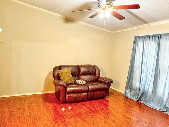 4th image of 156 Honeysuckle Ln