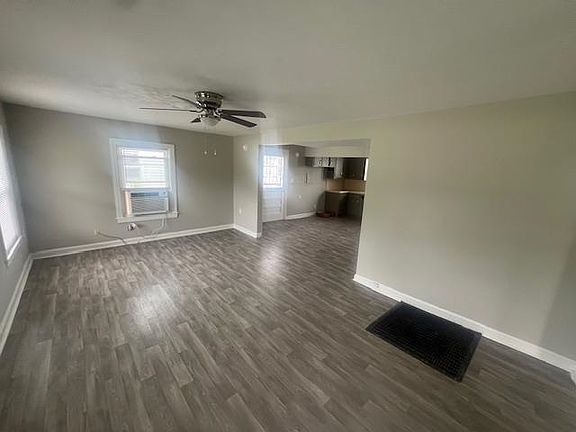 2nd image of 1552 N Sunrise Dr