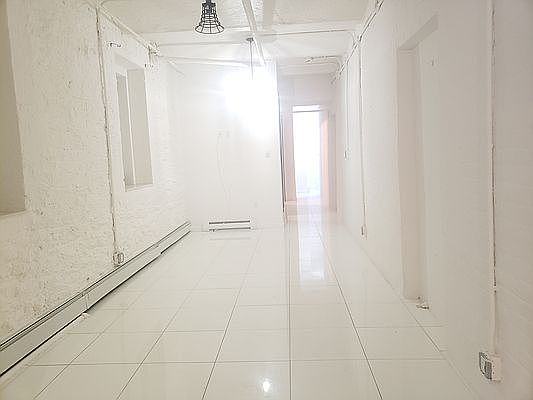 3rd image of 309 W 111th St APT 16