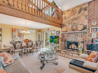 176 Manchester Dr, Bushkill, PA 18324