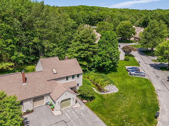 3rd image of 18 Cedarbrook Drive E #18