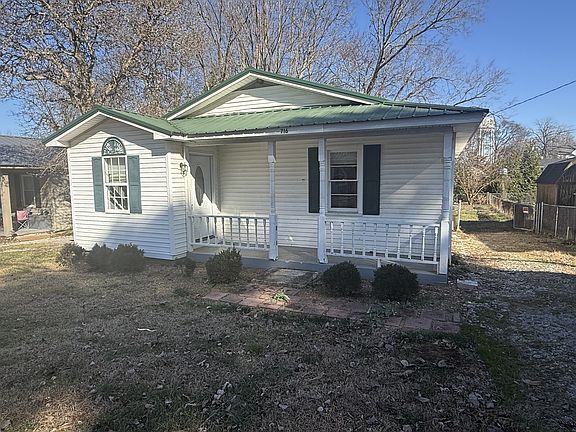 3rd image of 716 N Cedar St