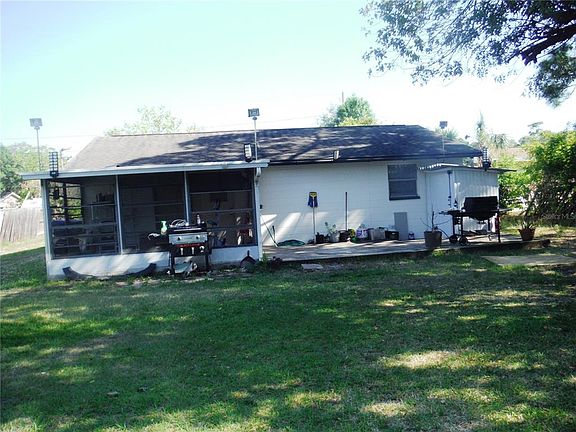 4th image of 118 Lake Ave SE
