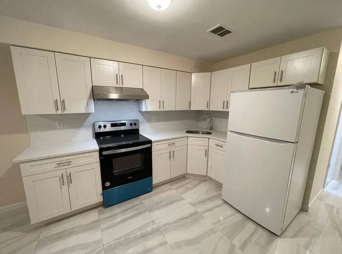 1 bed, 800 sqft, $1,700 — Photo 2