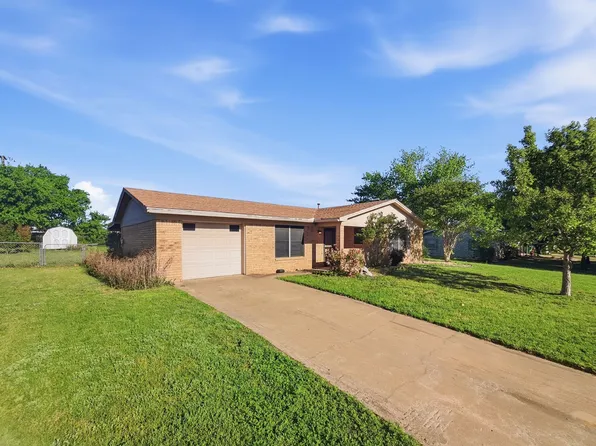 512 S Williams St, Hamilton, TX 76531