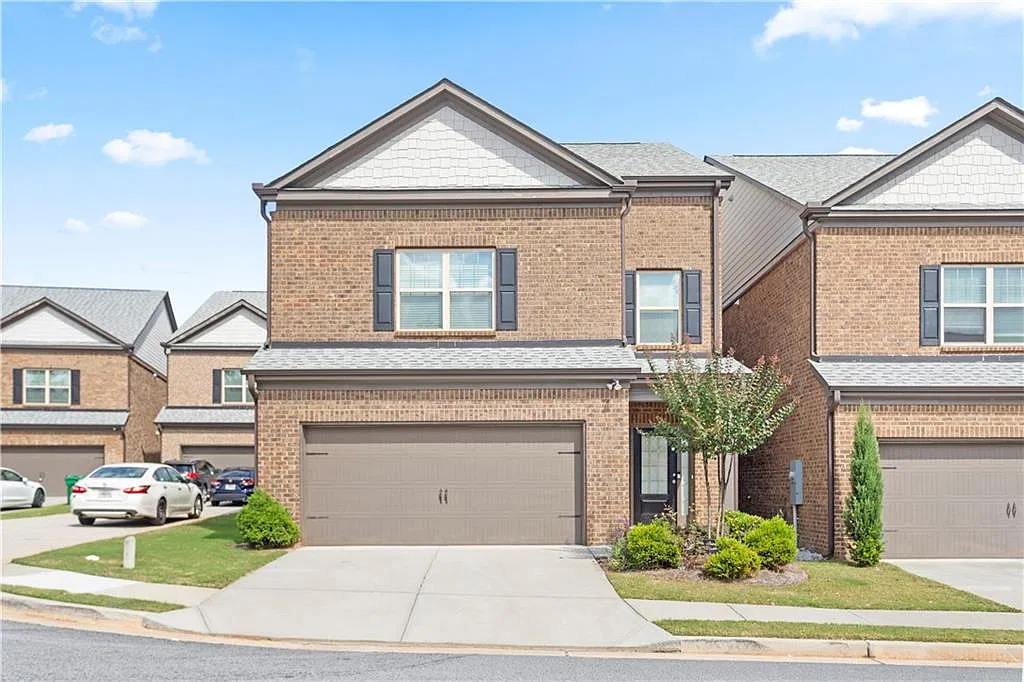 4 bed, 3.5 bath, 2368 sqft, $2,600 — Photo 3