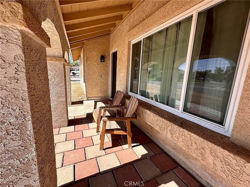 3 bed, 1113 sqft, $2,300 — Photo 4