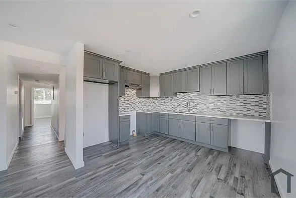 1348 W 41st Pl — Photo 1