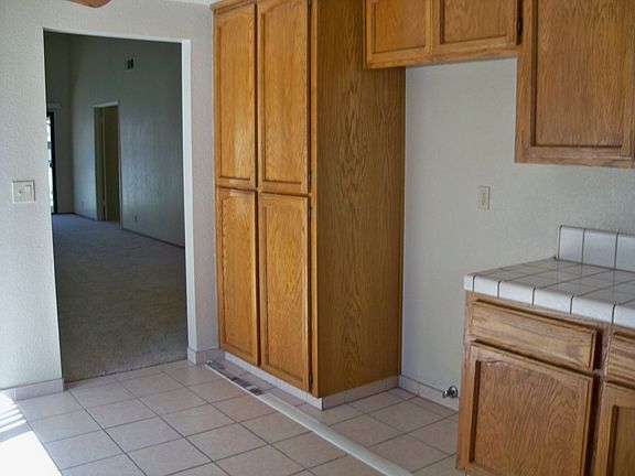 3rd image of 2517 Wild Horse Way
