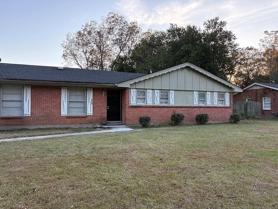 1st image of 223 Marian Dr