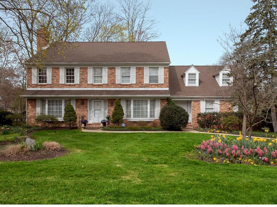 1st image of 202 Greenock Dr