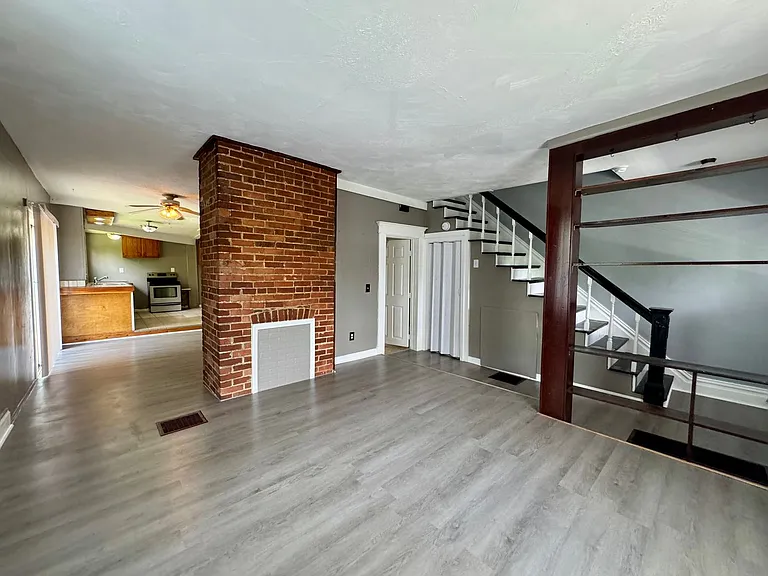 1195 Mineral Ave — Photo 9