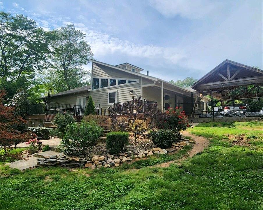 2nd image of 314 Country Ln