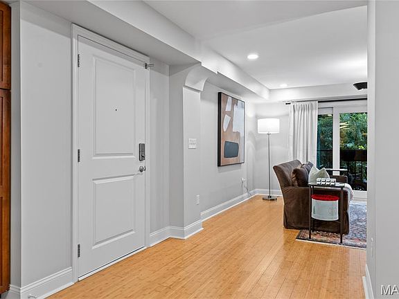 2nd image of 610 Forest Ct APT 1