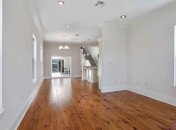2nd image of 4905 Magnolia St