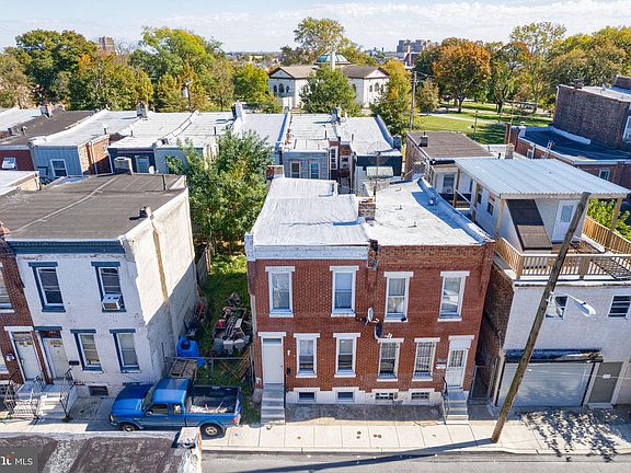 2nd image of 3037 Hartville St
