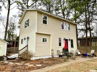 1106 W Freeman St, Carbondale, IL 62901