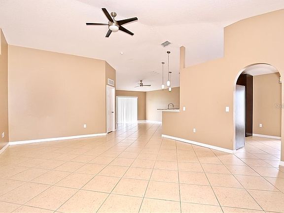 5th image of 620 Wallaby Ln