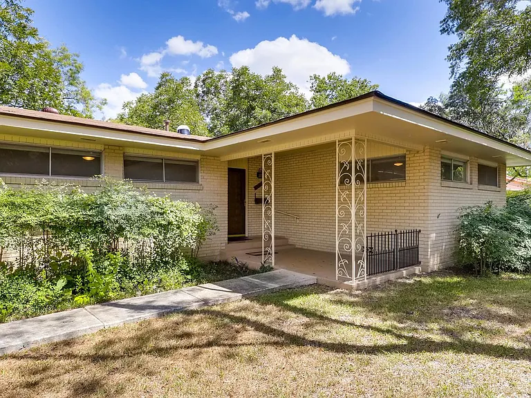446 Pike Rd — Photo 2