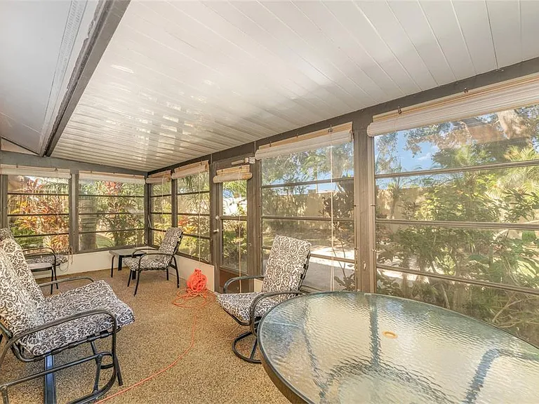 4240 Creekwood Ln — Photo 12