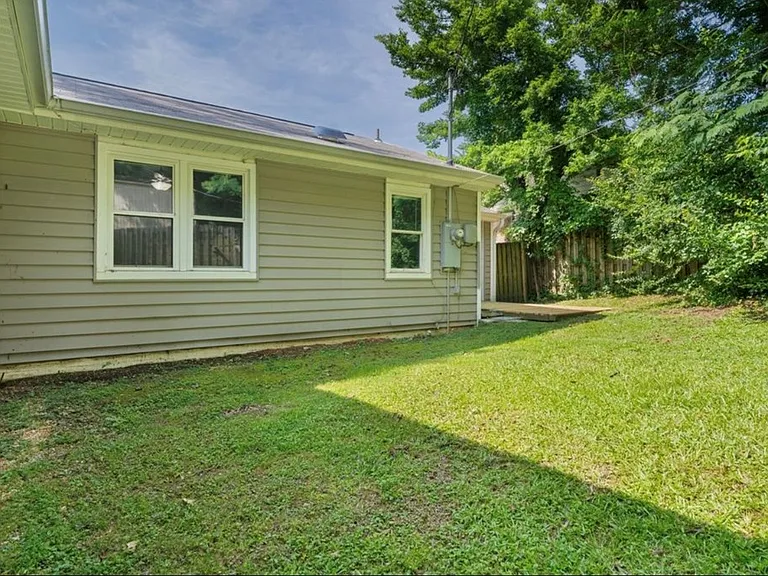 711 Barton Ave — Photo 25