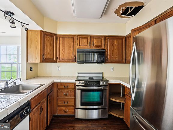 4th image of 20300 Butterwick Way