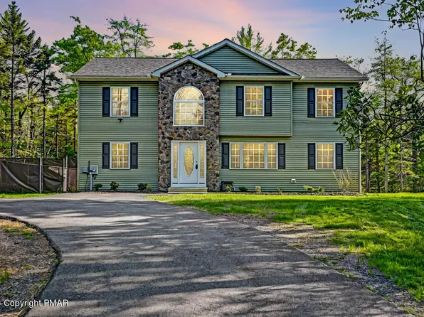 1106 Sioux Ct, Long Pond, PA 18334