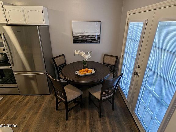 5th image of 1303 Mountain Meadows Way