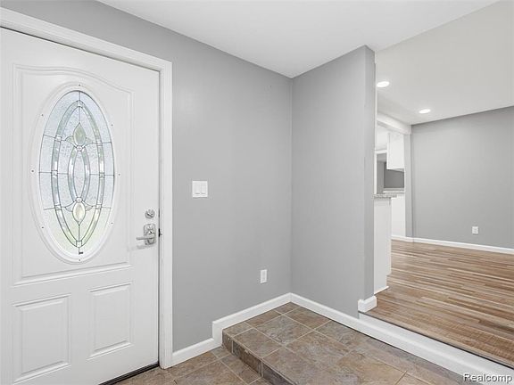 3rd image of 592 Overlook St