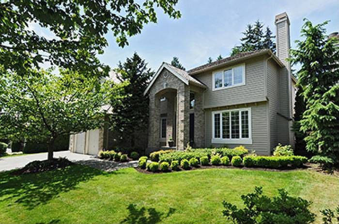 Great curb appeal!