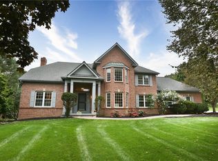 57 Vineyard Hl, Fairport, NY 14450