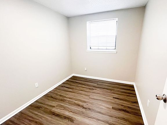 4th image of 2013 Stonemill Dr APT 03