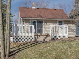 2120 W Shore Dr, Delafield, WI 53018