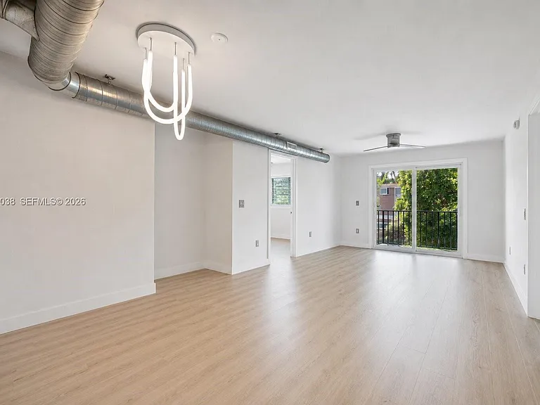1900 Meridian Ave #204 — Photo 4