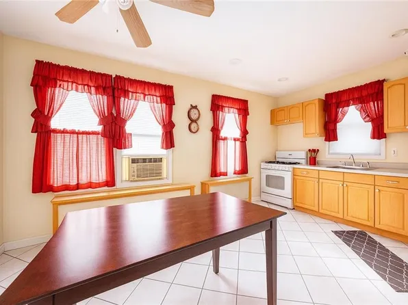 2044 71st Street image 4 of 30