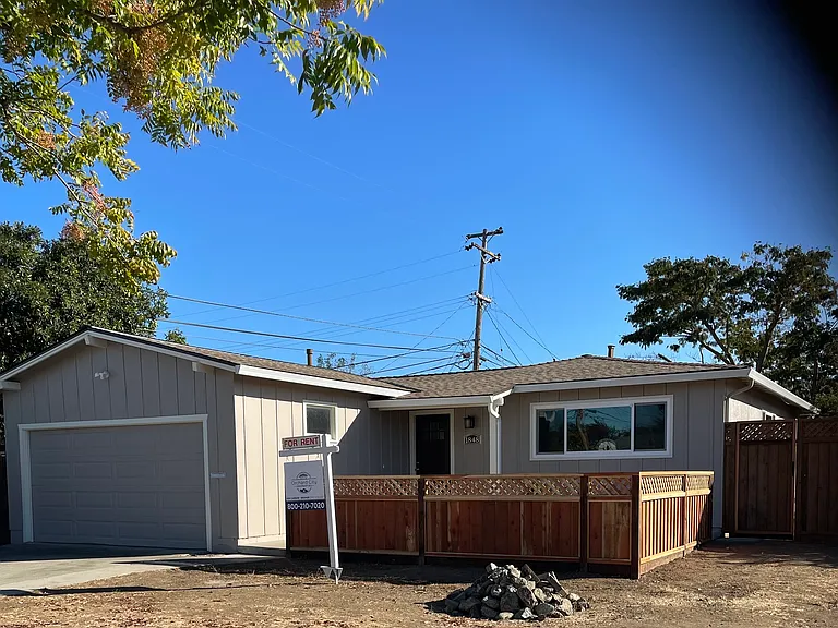 1848 Crowder Ave — Photo 1